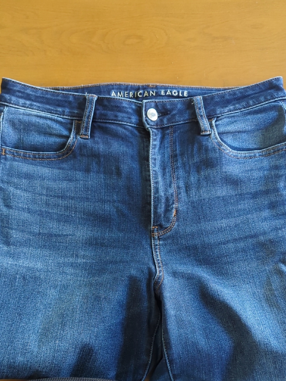 American Eagle High Rise Medium Wash  Skinny Jeans (10R)